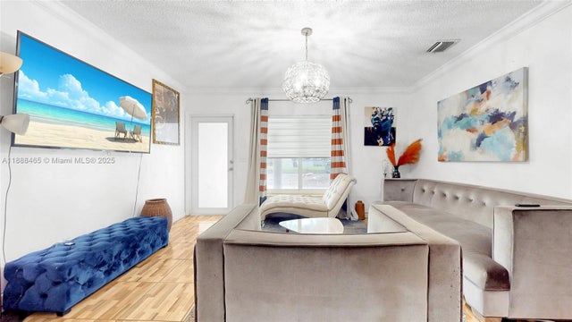 3 of 27 - 640 Ne 160th St, Miami, FL