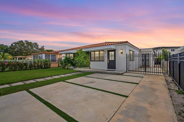 2 of 35 - 6418 Sw 39th Ter, Miami, FL