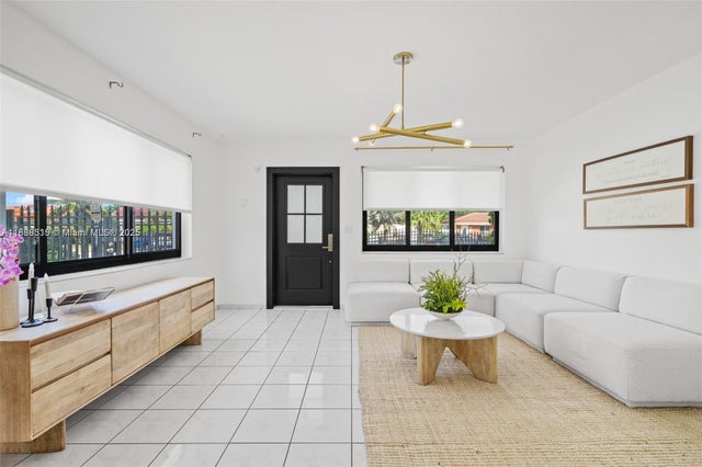5 of 35 - 6418 Sw 39th Ter, Miami, FL
