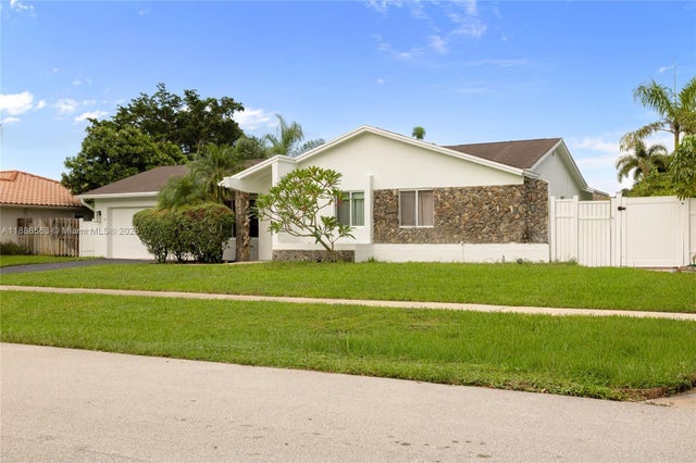 2 of 45 - 20847 Sugarloaf Ln, Boca Raton, FL