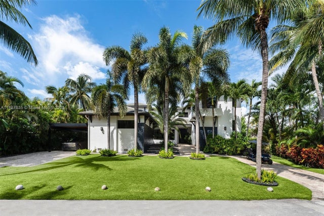 1 of 46 - 330 Caribbean Rd, Key Biscayne, FL