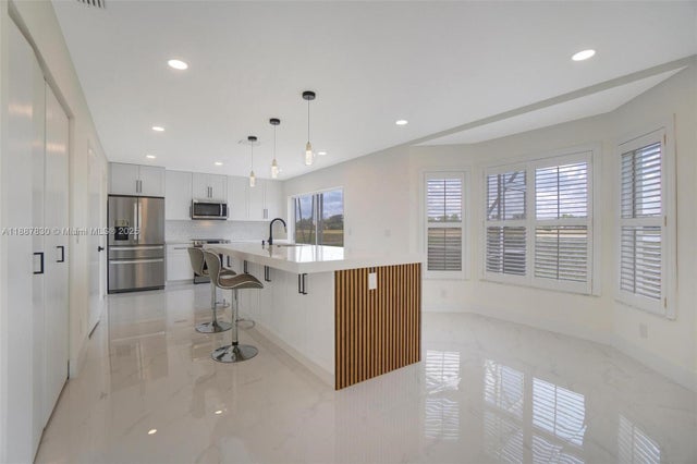 2 of 33 - 10728 Oak Lake Way, Boca Raton, FL