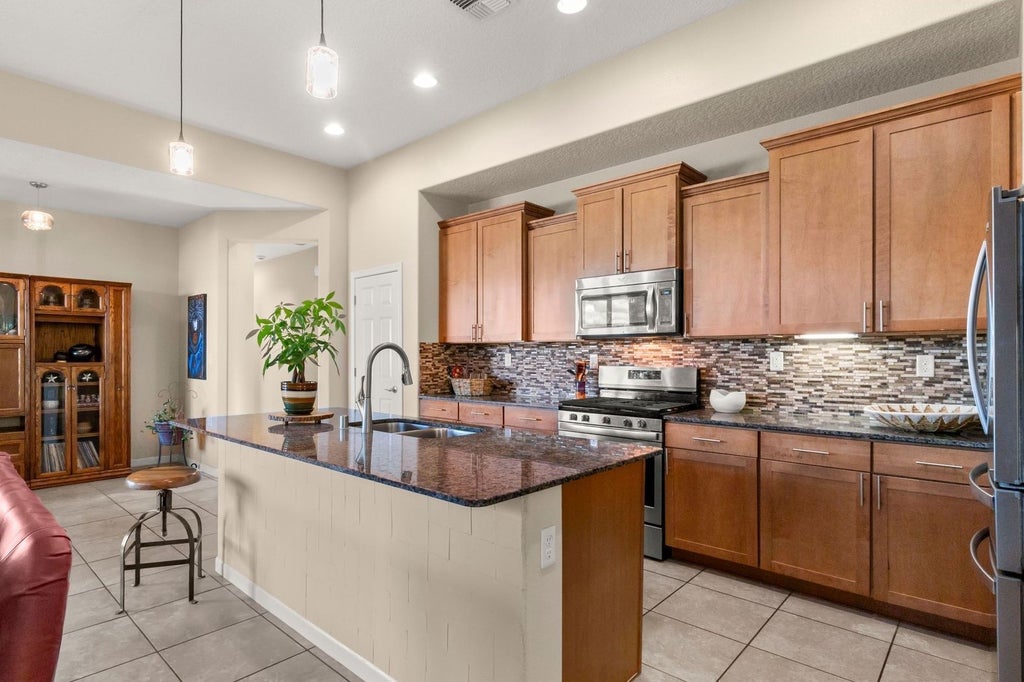 65 Calle Agua Clara, Santa Fe