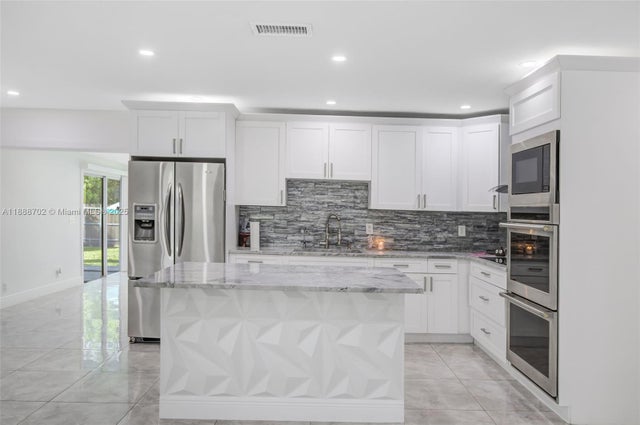 4 of 42 - 305 E 6 St, Lehigh Acres, FL