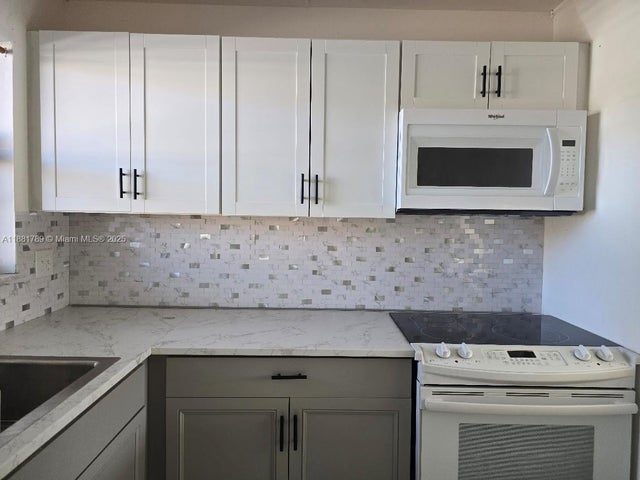 2 of 25 - 2831 E Sunrise Lakes Dr 208, Sunrise, FL