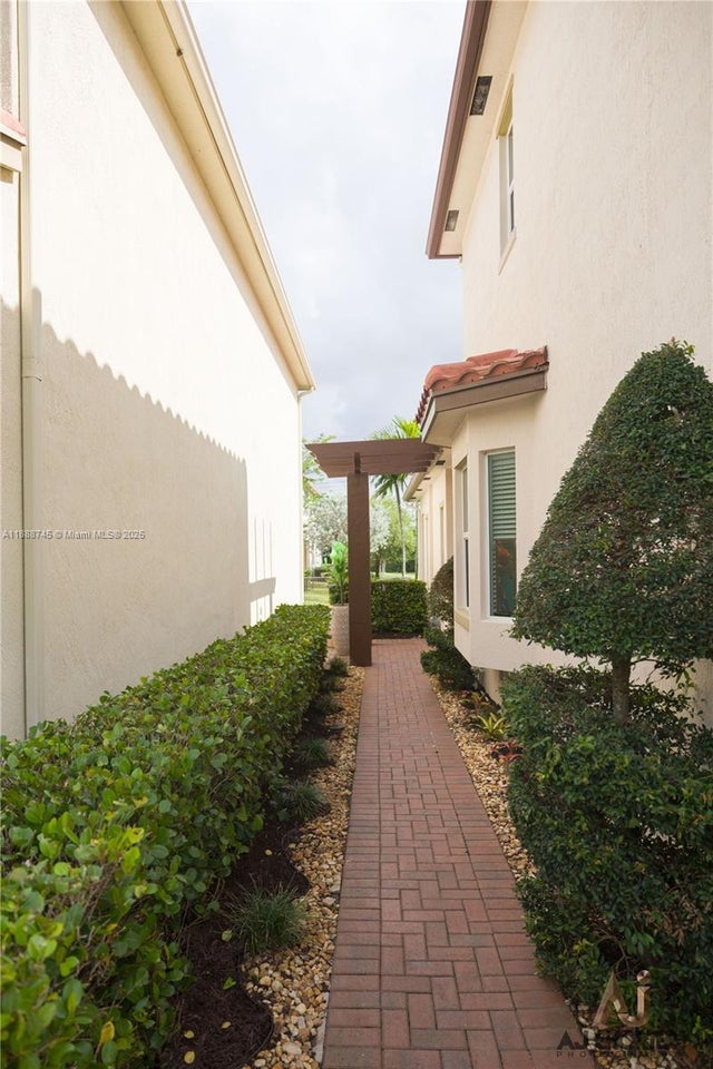 3 of 26 - 6463 Osprey Landing St, Davie, FL