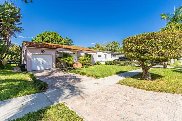 2 of 20 - 1431 Wiley St, Hollywood, FL