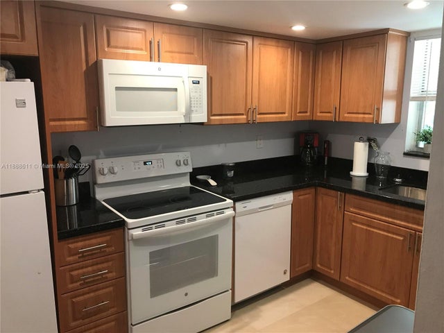3 of 11 - 9375 Fontainebleau Blvd L219, Miami, FL