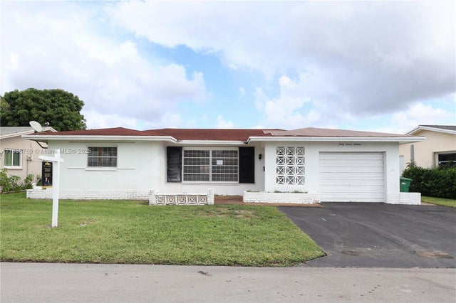 1 of 22 - 4716 Nw 48th Ave, Tamarac, FL