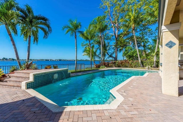 3 of 81 - 18112 Nw 15th Ct, Pembroke Pines, FL