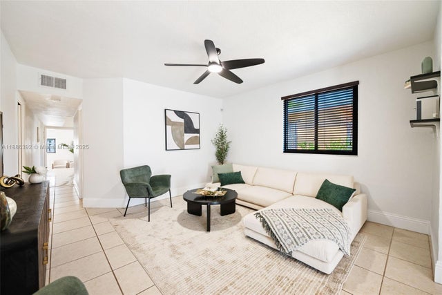3 of 30 - 944 Sw 10th Ave, Miami, FL