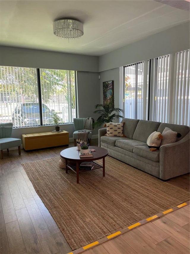 3 of 21 - 1551 Madison St, Hollywood, FL