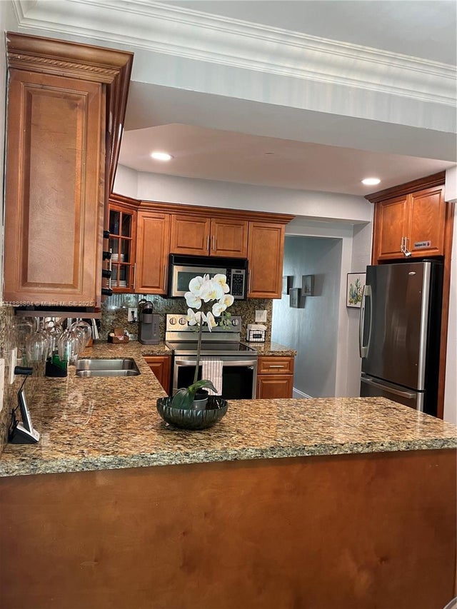 5 of 21 - 1551 Madison St, Hollywood, FL