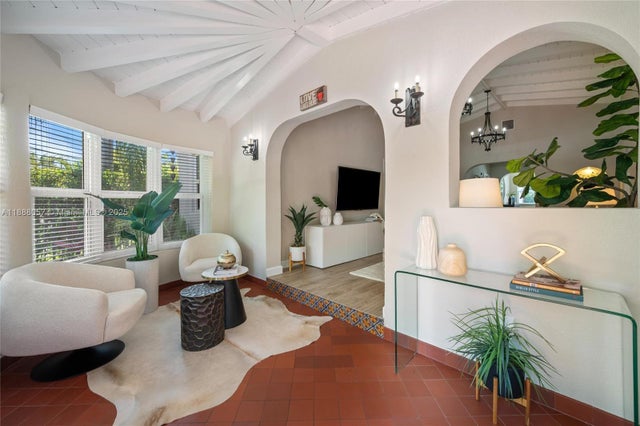 3 of 27 - 1020 Sw 22nd St, Miami, FL