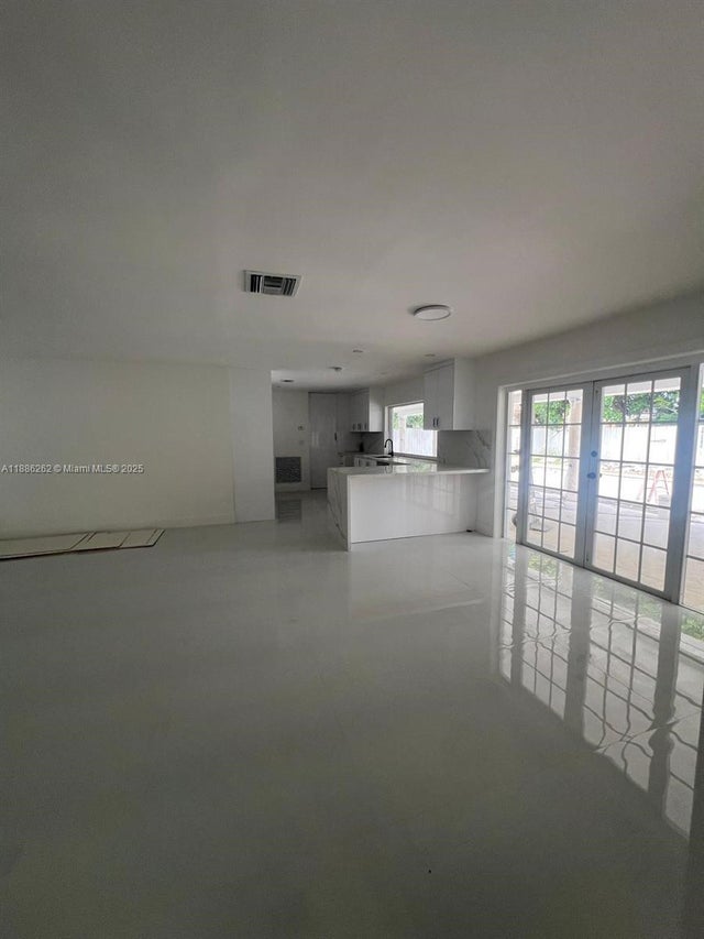 4 of 10 - 19771 Sw 84th Ave, Cutler Bay, FL