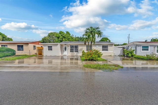 1 of 27 - 2041 Wellington Rd, West Palm Beach, FL