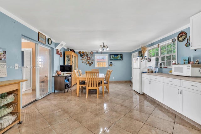2 of 27 - 2041 Wellington Rd, West Palm Beach, FL