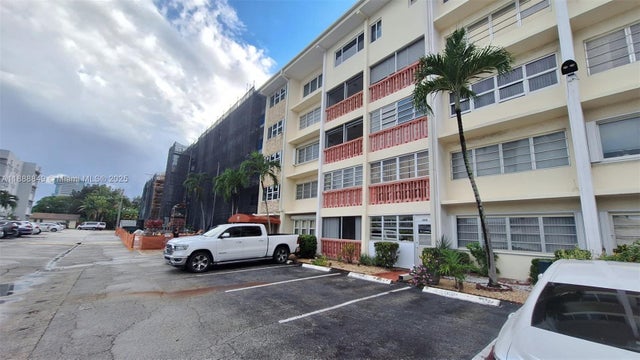 215 Se 3rd Ave 202d, Hallandale Beach