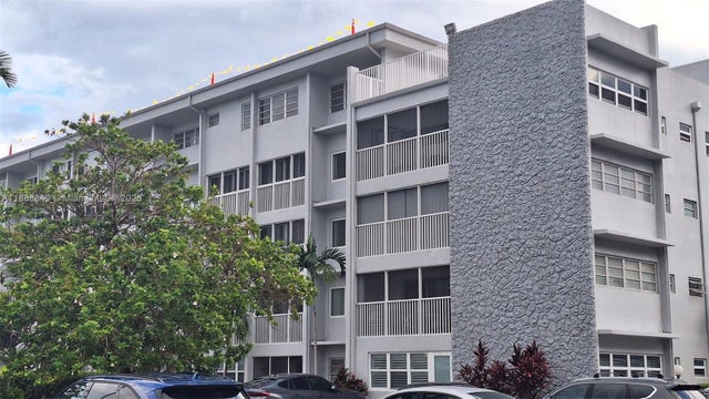 2 of 17 - 215 Se 3rd Ave 202d, Hallandale Beach, FL