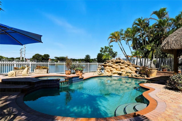 2 of 34 - 17914 Sw 137th Pl, Miami, FL