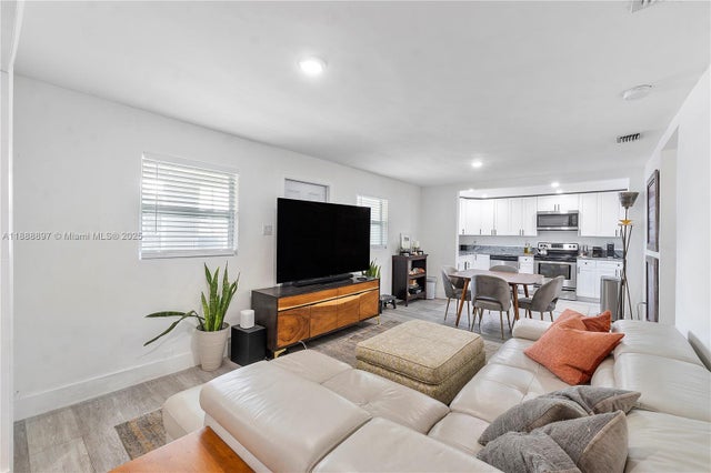 2 of 31 - 1101 Nw 40th St, Miami, FL