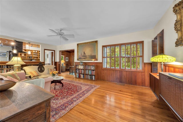 4 of 40 - 5925 Sw 51st St, Miami, FL