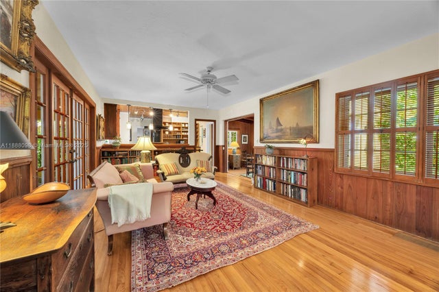 5 of 40 - 5925 Sw 51st St, Miami, FL