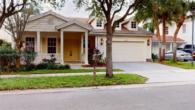 1 of 46 - 4713 Village Way, Davie, FL