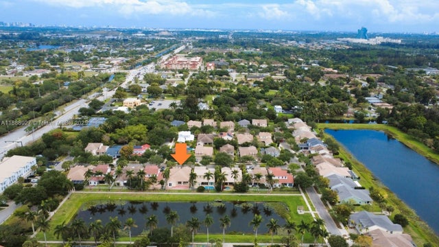 4 of 46 - 4713 Village Way, Davie, FL