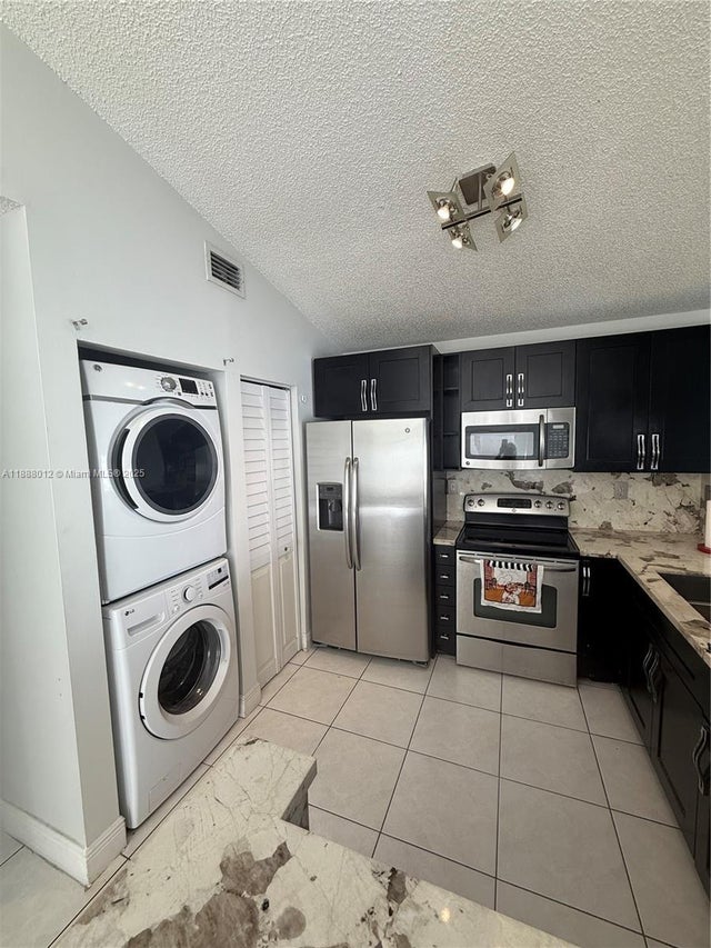 4 of 14 - 17913 Sw 145th Ave, Miami, FL