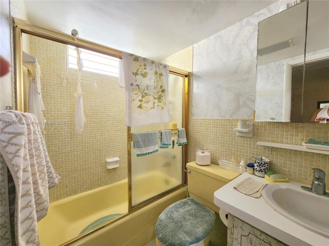 4 of 13 - 2855 Leonard Dr H205, Aventura, FL