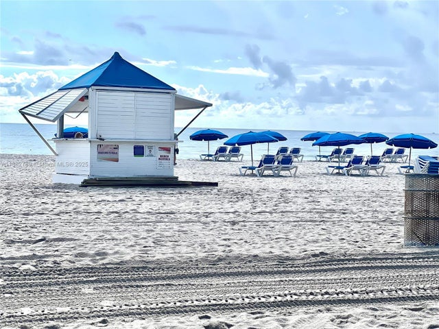 5 of 31 - 4301 Collins Ave 803, Miami Beach, FL