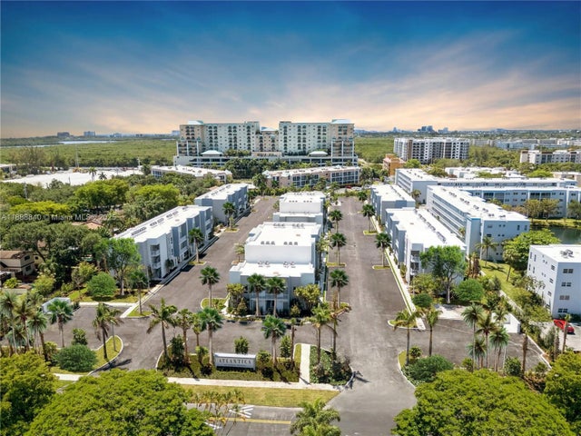 3 of 18 - 610 Ne 2nd St 301, Dania Beach, FL
