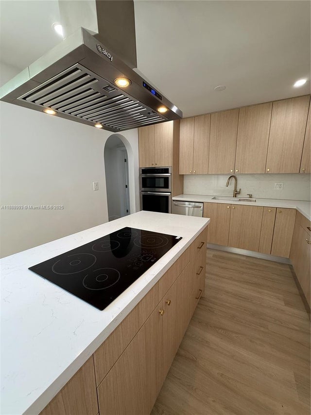 1 of 31 - 4850 Sw 93rd Ct, Miami, FL