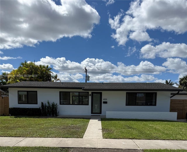4 of 31 - 4850 Sw 93rd Ct, Miami, FL