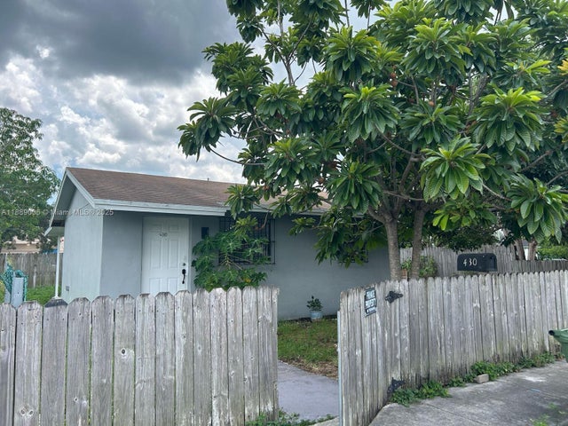 1 of 8 - 430 Sw 6th St, Homestead, FL