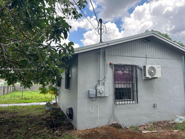 2 of 8 - 430 Sw 6th St, Homestead, FL