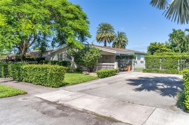 2 of 33 - 9981 Sw 15th Ter, Miami, FL