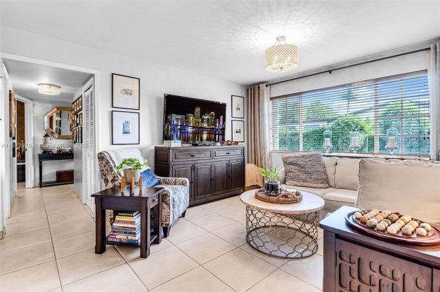 4 of 33 - 9981 Sw 15th Ter, Miami, FL