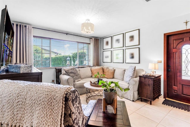5 of 33 - 9981 Sw 15th Ter, Miami, FL