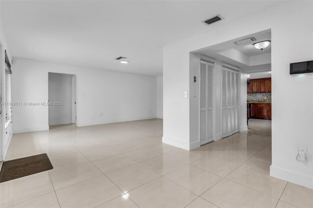 5 of 28 - 8310 Nw 26th St, Sunrise, FL