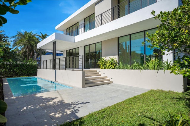 5 of 40 - 100 Hampton Ln, Key Biscayne, FL