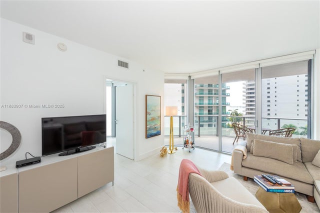 3 of 22 - 1300 Brickell Bay Dr 708, Miami, FL