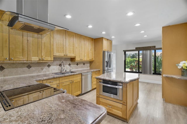 5 of 36 - 11521 Nw 23rd St, Plantation, FL