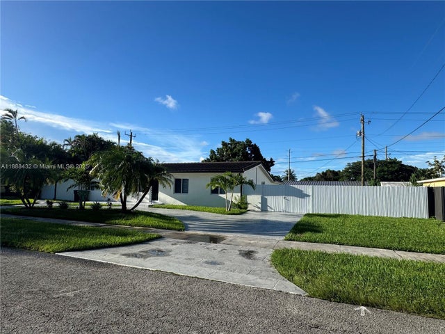3 of 36 - 9335 Sw 17th St, Miami, FL