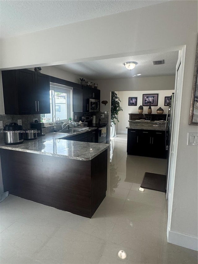 5 of 27 - 7621 Sw 147th Ct, Miami, FL