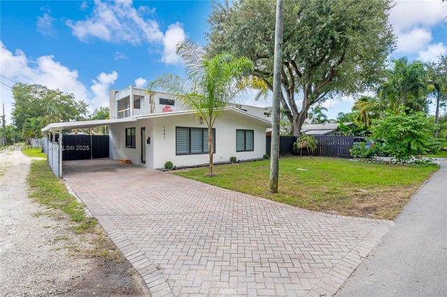 2 of 33 - 1341 Se 10th Ave, Fort Lauderdale, FL