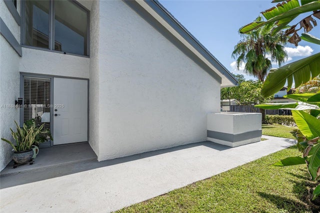 2 of 41 - 3930 Sw 82nd Ter, Davie, FL