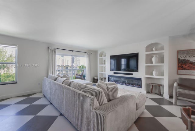 5 of 36 - 17800 Atlantic Blvd Ph14, Sunny Isles Beach, FL