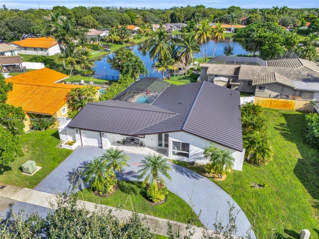 3 of 41 - 7211 Bamboo St, Miami Lakes, FL